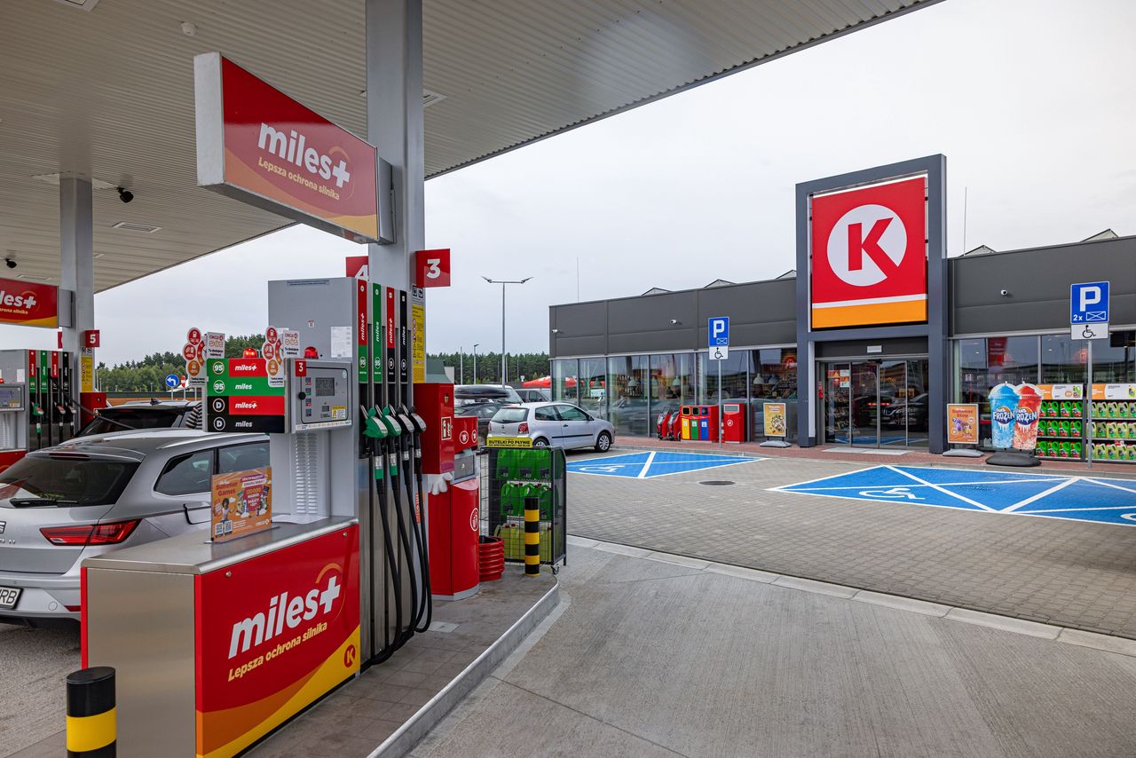 Na Circle K zatankujesz już w 400 miejscach w Polsce. Jubileuszowa stacja stanęła przy trasie A1