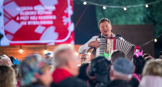 Cleo, Rafał Brzozowski, Piersi i Piotr Pręgowski gwiazdami „Biesiady ludowej” w Tomaszowie Mazowieckim. Relacja w sobotę w TVP2 (wideo)