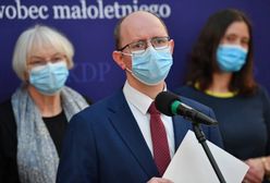 Komisja ds. pedofilii i pytania o jej działania. Podano zarobki członków