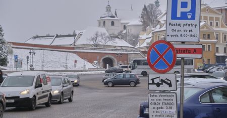 Ostatnia niedziela miesiąca, czyli czas na Giełdę Staroci. Tu kierowcom nie wolno parkować