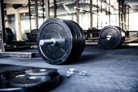 Sprzęt do ćwiczeń – trening w domu, trening na siłowni