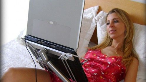 Z laptopem w każdej pozycji 1