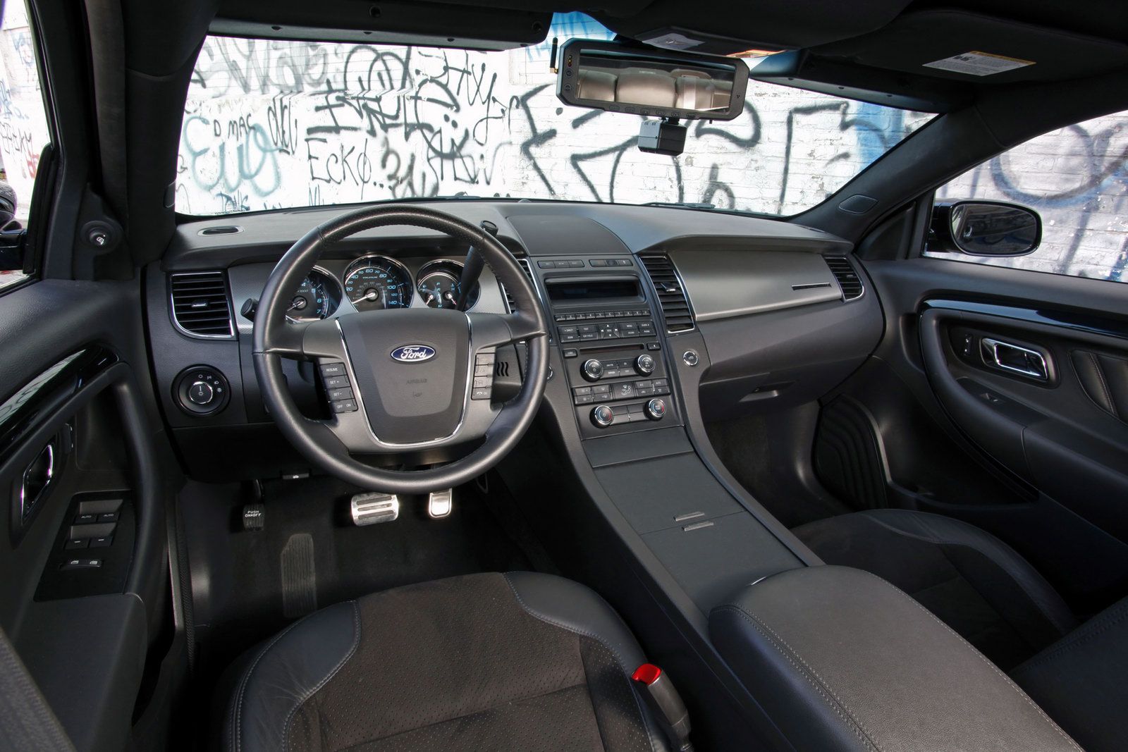 Policyjny Ford Taurus