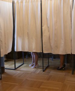 Tłumy w lokalach w Paryżu. Zgłosiło się o wiele więcej osób