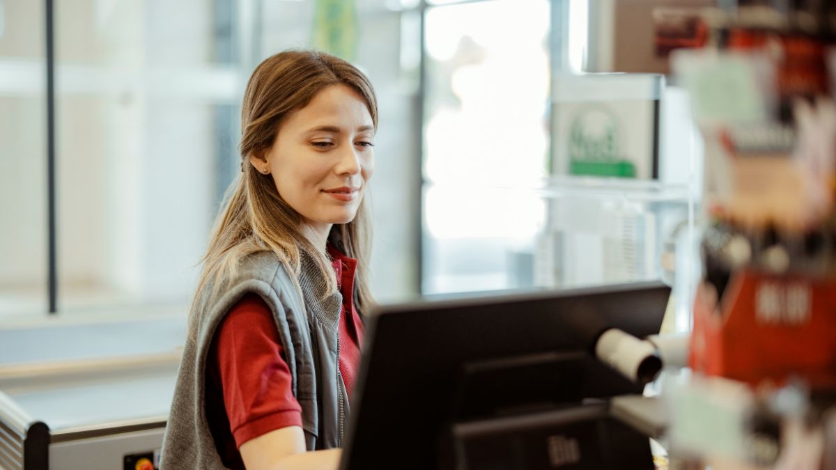 Dorywcza praca w sklepie. Ile można zarobić?