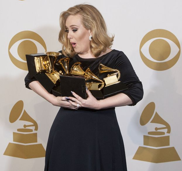 Adele zdobyła 6 STATUETEK Grammy! (ZDJĘCIA)