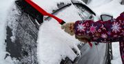 Kupuję za 10 zł w aptece. Prosty trik na zamarznięte drzwi w samochodzie