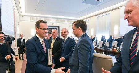 "Ziobryści" próbują blokować ustawę ratyfikującą ustalenia szczytu UE ws. budżetu