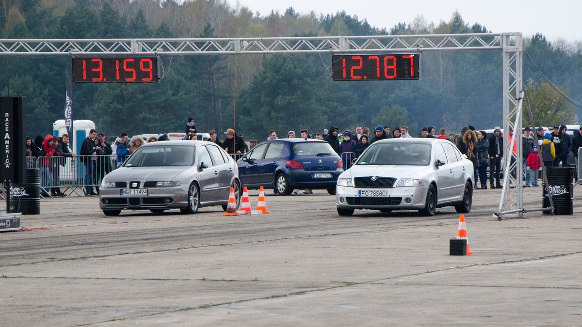 W odpowiedniej klasie, przy odpowiednio niskiej frekwencji i w zawodach niższej rangi można przyjechać na takie zawody zwykłym autem i po prostu wystartować bez żadnego wstydu.