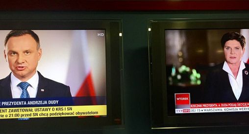 Andrzej Duda i Beata Szydło z orędziami: w TVP najpierw premier, w TVN24 i Polsat News - prezydent