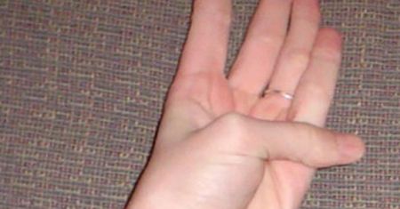 Test kciuka może ocalić twoje życie. Sprawdź, jak go wykonać