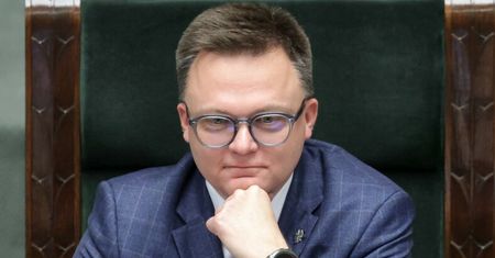 Internauta do Szymona Hołowni: "Póki co, to w Sejmie jest KABARET". Marszałek nie pozostawił tego bez ODPOWIEDZI. Wymowne słowa