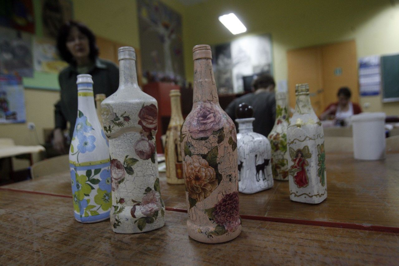 Lwówek: Świąteczne warsztaty decoupage dla seniorów