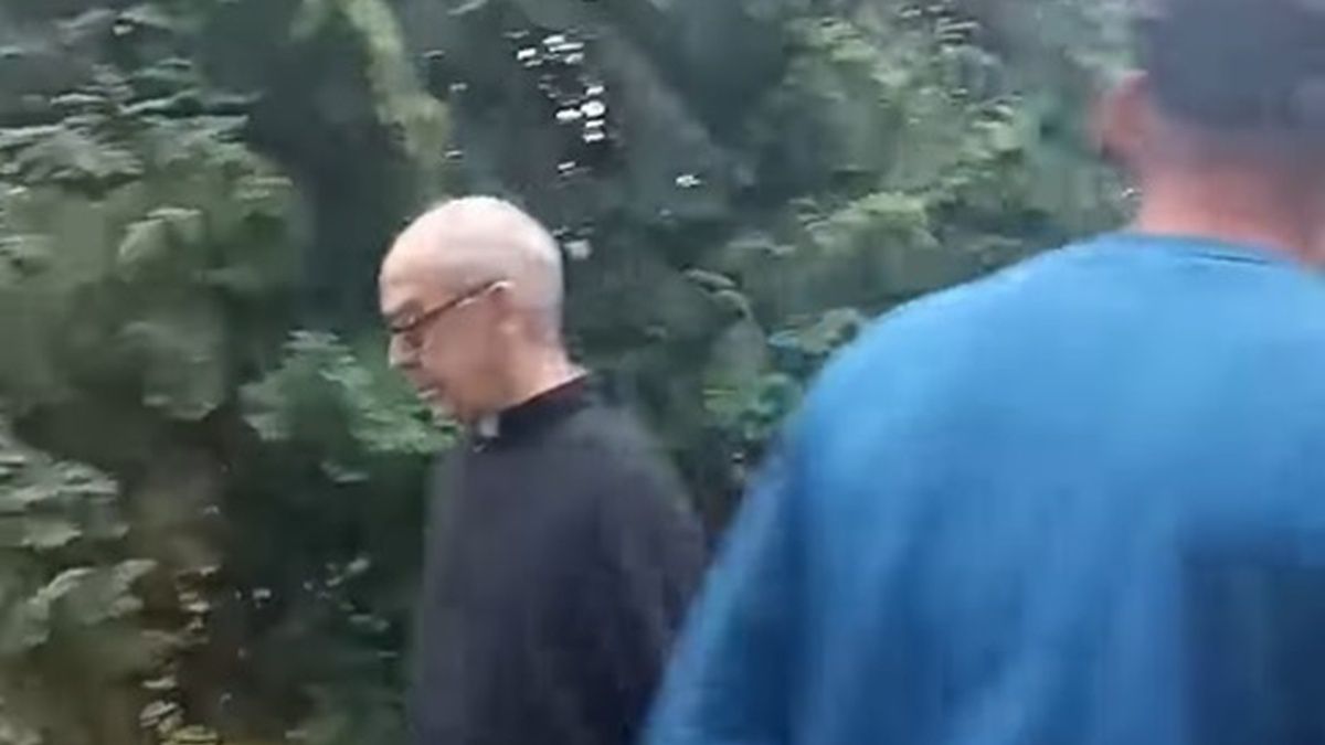 Protestujący parafianie nie pozwolili księdzu wejść do kościoła