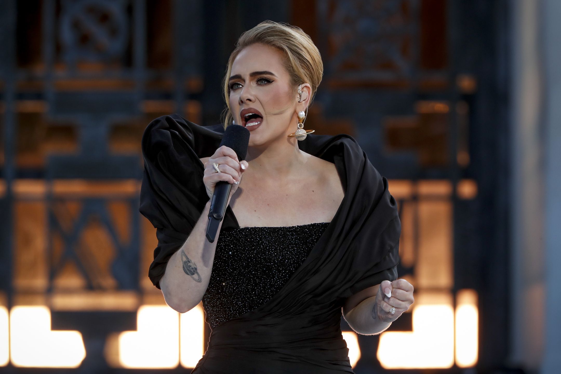 Adele tłumaczy synkowi rozwód