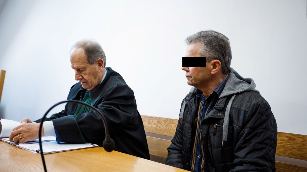 Jerzy B., Stanis�aw Zdanowski
Bart�omiej W�jtowicz
pies, pogryzienie, psy, zagryzienie, ofiara, prawa, prawo, proces, procesie, procesu, sala rozpraw, sali rozpraw, s�d, S�d Rejonowy, s�downictwo, S�dzie Rejonowym