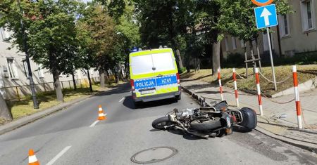 Wypadek na ul. Sienkiewicza w Płocku. Motocyklista trafił do szpitala!