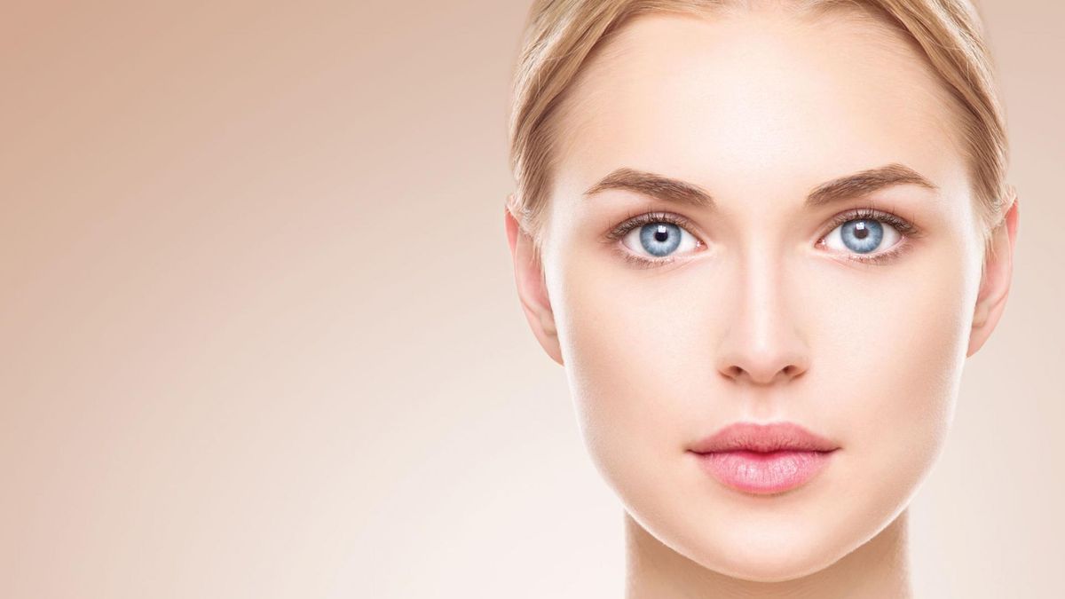 Makijaż nude - przygotowanie skóry, twarz, oczy i usta