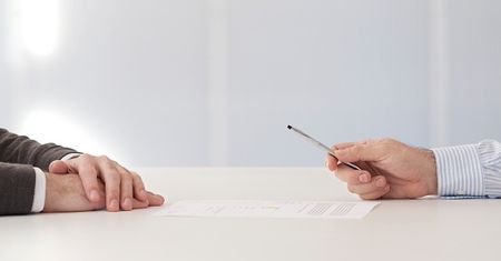 Umowa o świadczenie usług - co to takiego i kiedy warto podpisać?