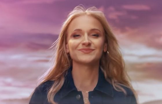 Kolejna piosenkarka w kampanii Play na Kartę