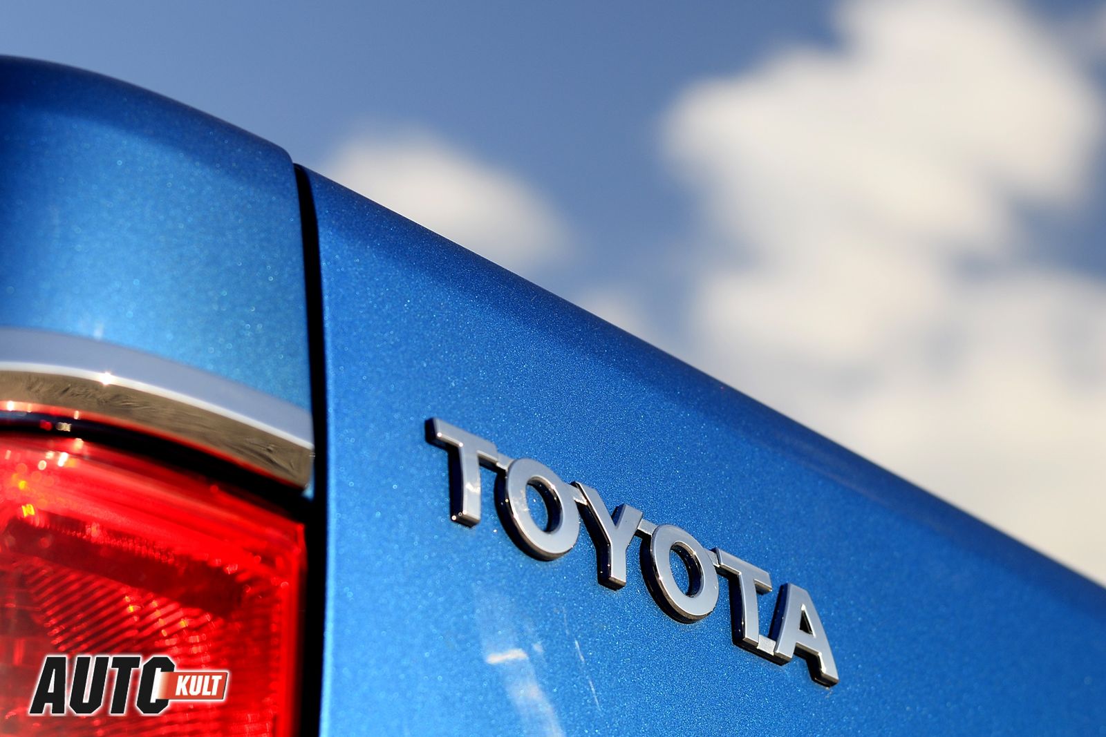 Toyota Hilux SR5 3,0 D4D A/T - test [galeria zdjęć] 8