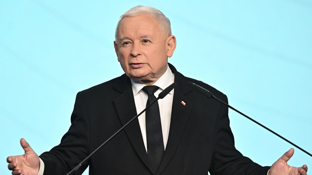 Warszawa, 08.10.2025. Prezes PiS Jarosław Kaczyński na konferencji prasowej w siedzibie ugrupowania w Warszawie, 8 bm. (aldg) PAP/Radek Pietruszka