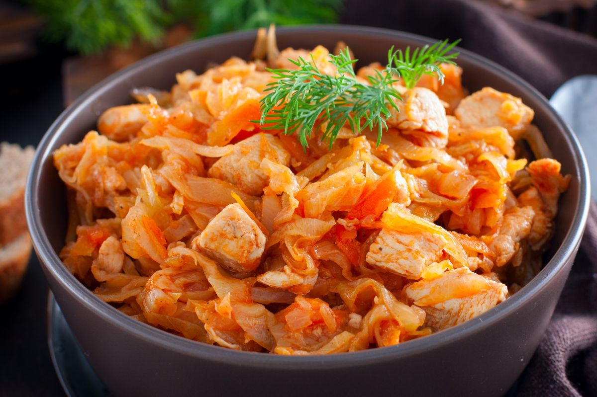 Kuzynka na obiad robi kapustę po japońsku. Bigos może się schować