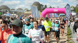 Wrocław: Tłumy biegaczy z całej Polski opanowały okolice Hali Stulecia