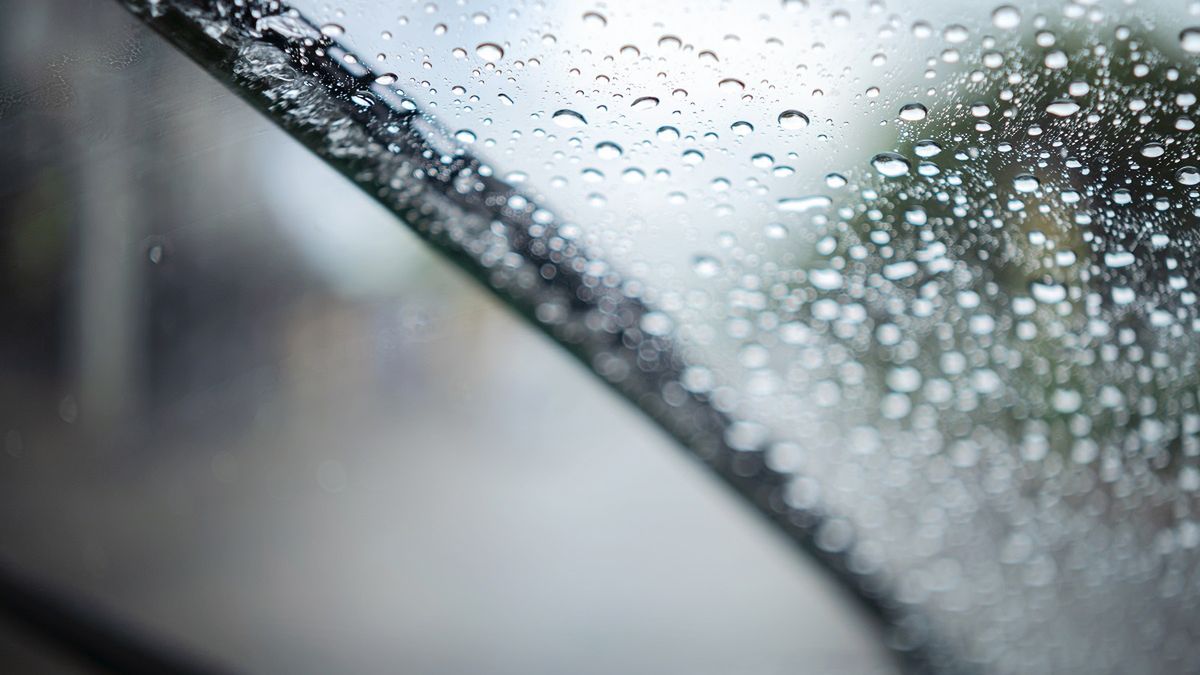 Zaparowane szyby mogą być wynikiem zaniedbań kierowcy.