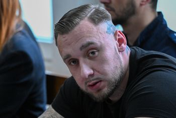 Co oznaczają tatuaże Łukasza Żaka? Kryminolog tłumaczy