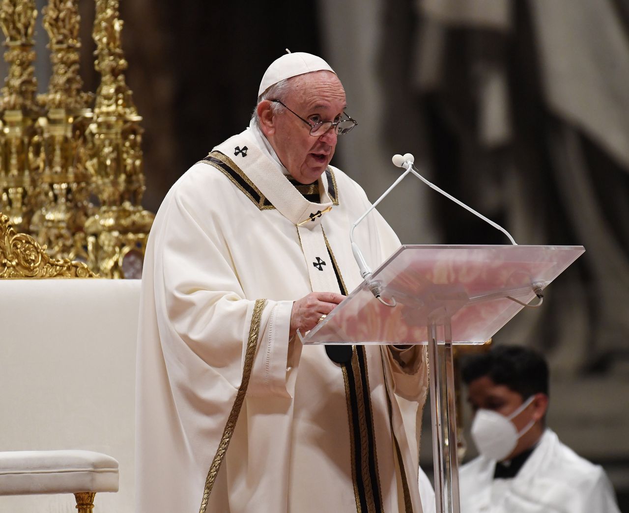 Papież Franciszek stanął w obronie św. Jana Pawła II. 