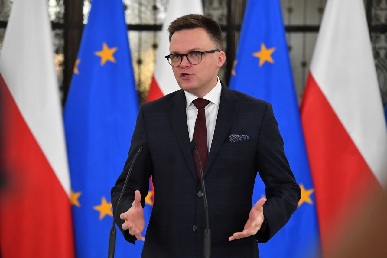 Hołownia przejrzał PiS? "Chcą ustawą, kiedy mogą rozporządzeniem"