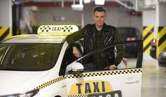 Nowy teleturniej „Taxi Kasa” od 10 marca w Super Polsacie. Kamil Baleja prowadzącym