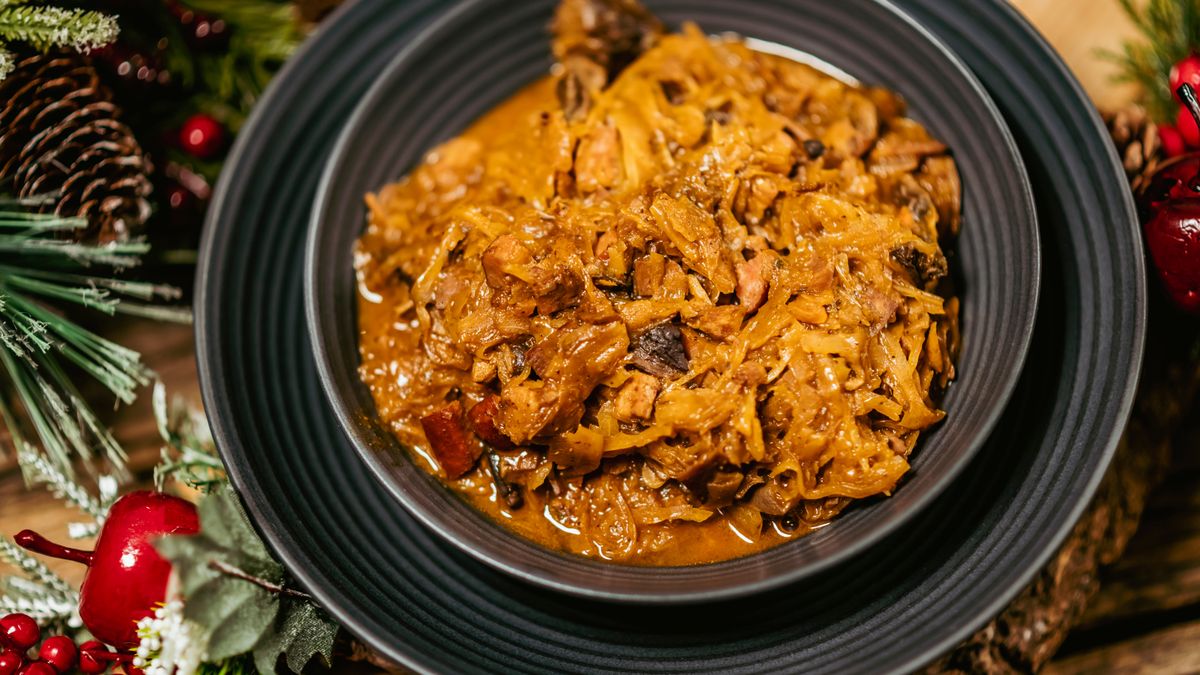 Bigos z suszonymi owocami rozpływa się w ustach