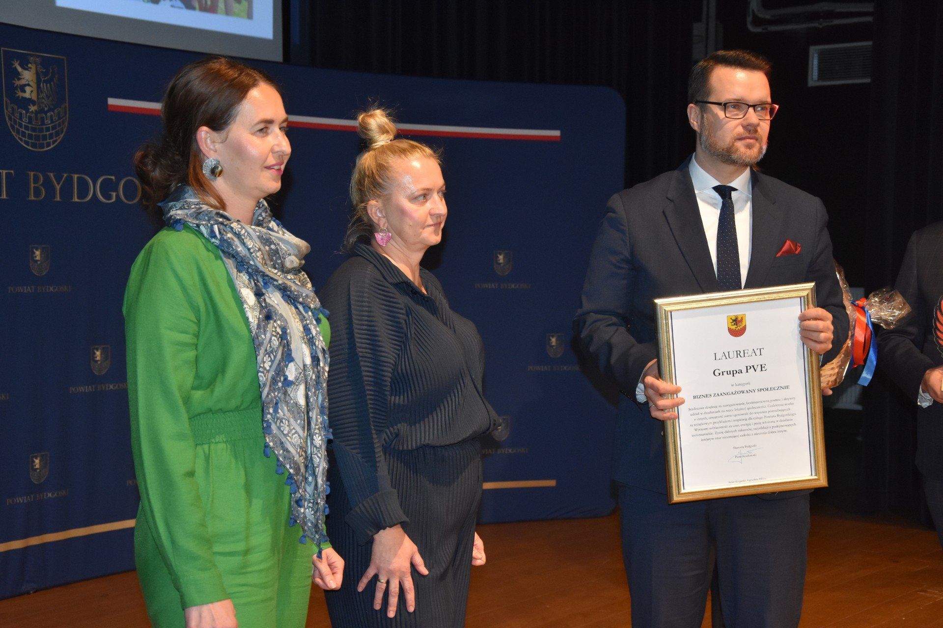 W kategorii: biznes zaangażowany społecznie - laureatem została Grupa PVE z Białych Błot