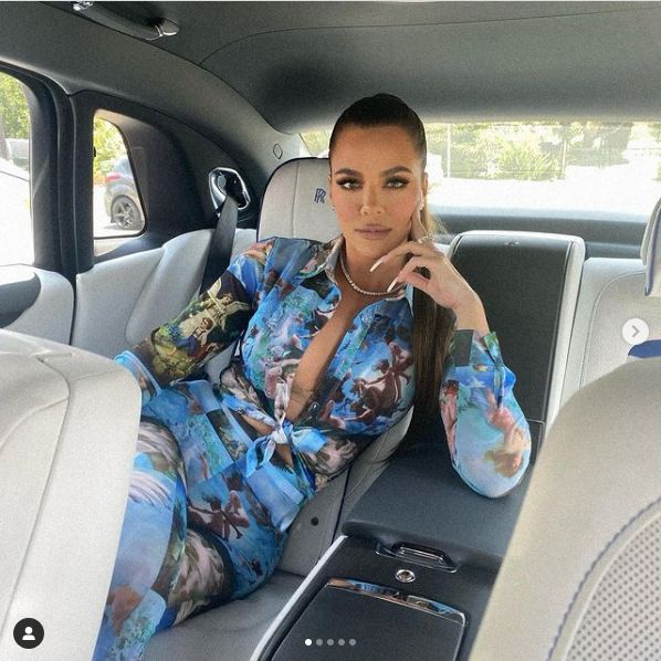 Khloe Kardashian chwali się kolejną sesją w bikini