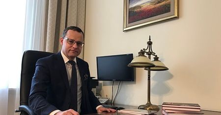 Poseł PiS poszukiwany. Adwokat Romanowskiego składa zażalenie