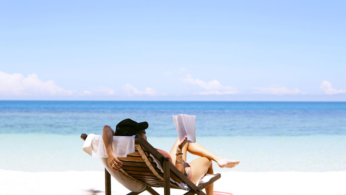 Definicja work-life balance wskazuje, że mamy tu do czynienia z koncepcją utrzymania równowagi pomiędzy pracą zawodową, a więc wykonywaniem obowiązków w miejscu pracy i poza nim, a innymi sferami życia prywatnego – rodziną, aktywnością społeczną, swoimi pasjami i rozwojem osobistym. 