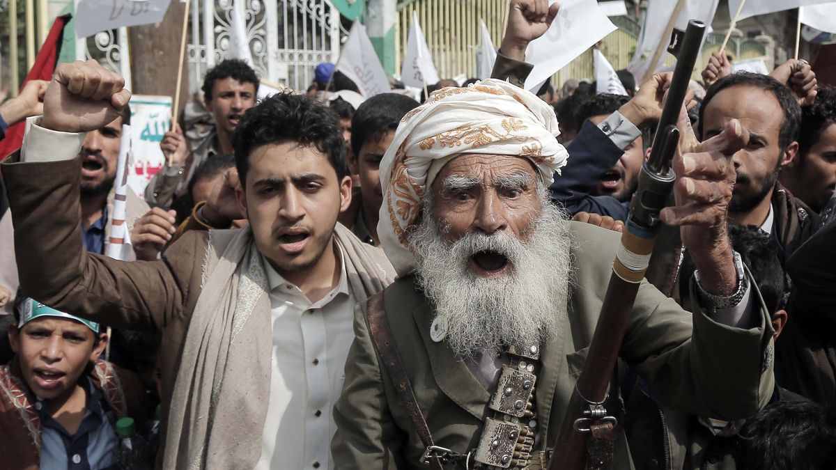 Pro-Palestinian demonstration during Ashura Day ceremony in YemenSANAA, YEMEN - JULY 16: People gather to listen the speech of leader of the Houthi group Abdulmalik Al-Houthi during commemoration ceremony of Ashura, the day commemorating the martyrdom of Prophet Muhammad's grandson Hussein and his 72 companions in Karbala, in Sanaa, Yemen on July 16, 2024. Yemeni people also staged a pro-Palestinian protest to show solidarity with Palestinians in Gaza (Photo by Mohammed Hamoud/Anadolu via Getty Images)Anadolubanner, abdulmalik al-houthi, commemoration, pro-palestinian demonstration, demonstration, leader of the houthi group, ashura