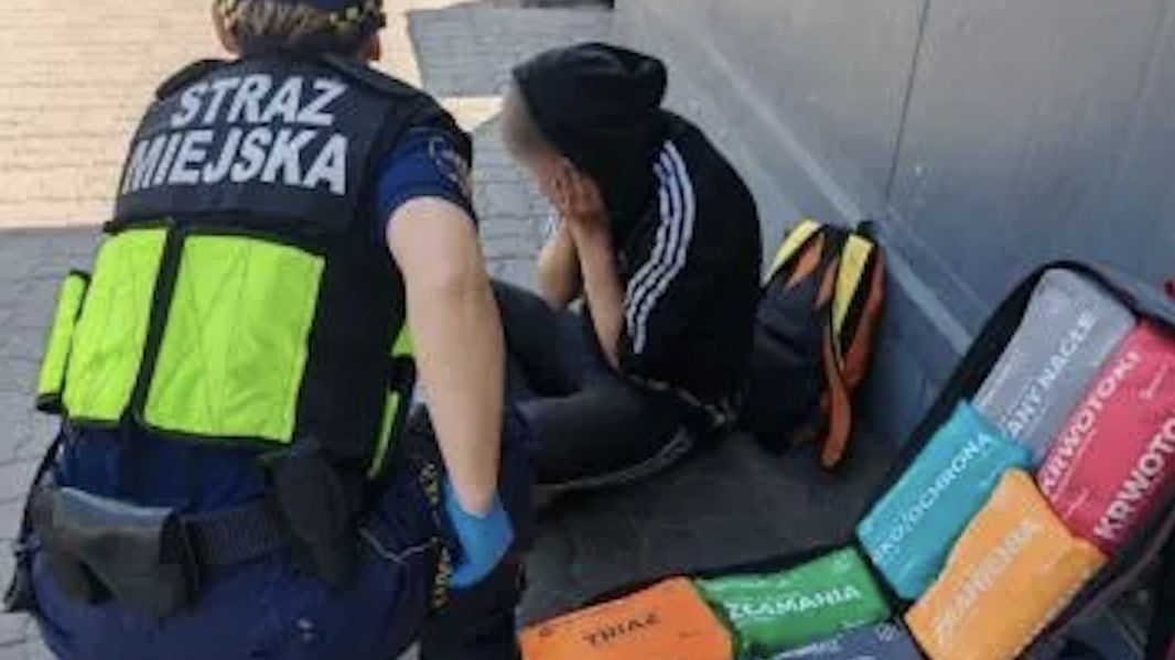 Interwencyjny patrol warszawskiej straży miejskiej udzielił pomo