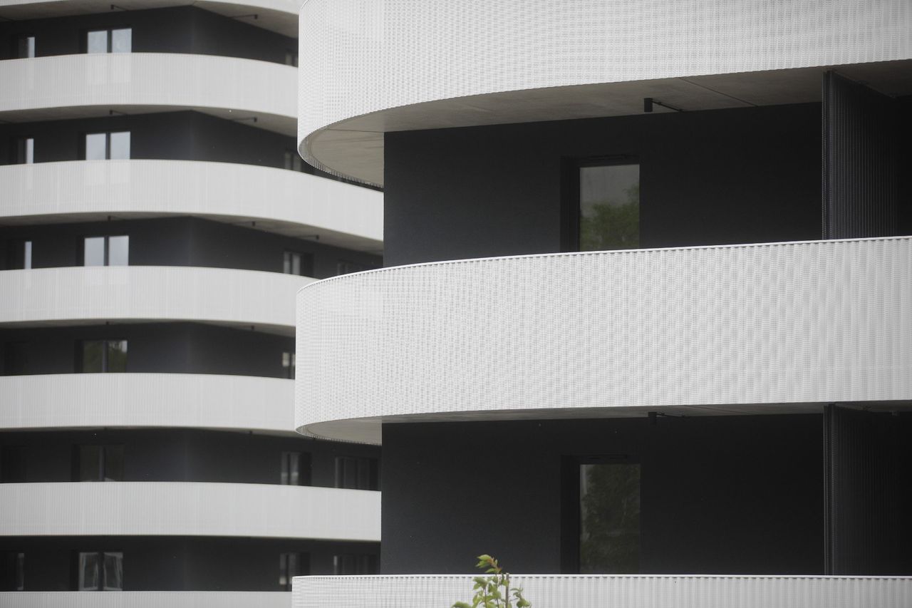 Kredyty mieszkaniowe biją rekordy. Polacy zadłużają się na coraz wyższe kwoty