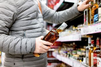 Nawet 37 tys. zgonów rocznie. Alkohol zbiera śmiertelne żniwo