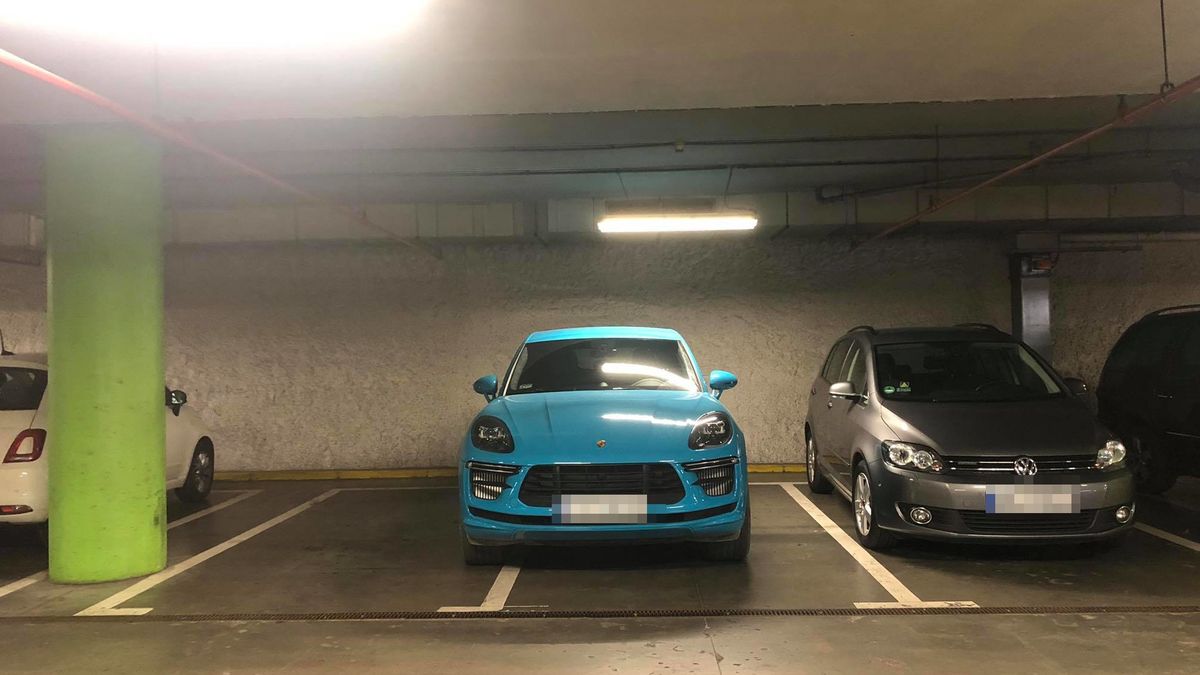 Kiedy tak bardzo boisz się o auto, że zajmujesz dwa miejsca