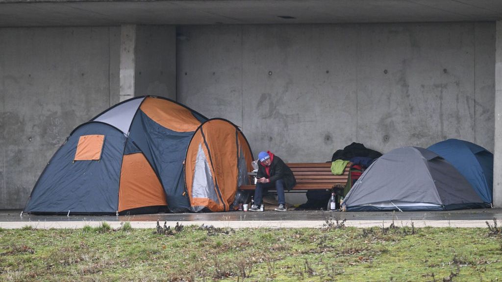 Struggle of homeless with the cold
BERLIN, GERMANY - JANUARY 06: Homeless citizens take shelter in tents in harsh winter conditions in Berlin, Germany on January 06, 2023. (Photo by Abdulhamid Hosbas/Anadolu Agency via Getty Images)
Anadolu
homeless, harsh winter conditions, homeless citizens, homeless people, winter conditions