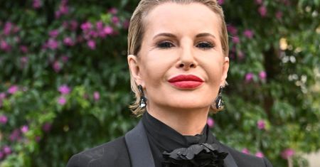 Pokazała, czym jeździ. "Czarna bestia"