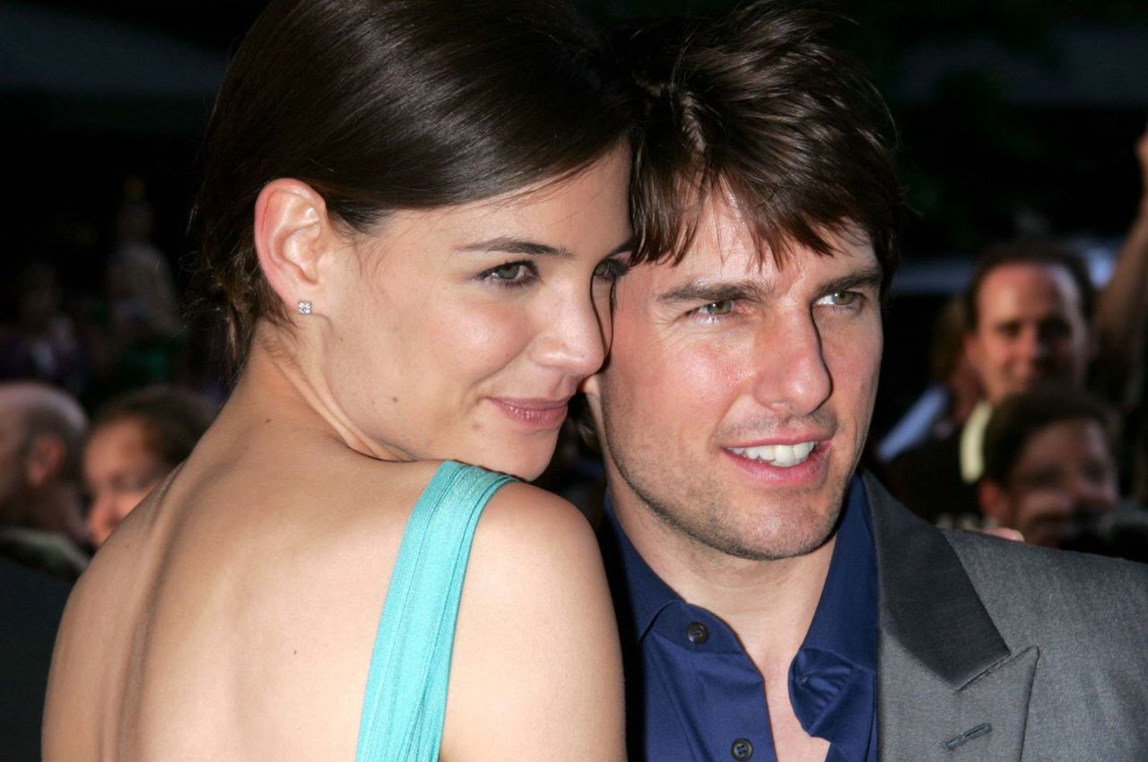 Tom Cruise wprowadził ją do sekty. Przy porodzie Katie Holmes nie mogła nawet pisnąć