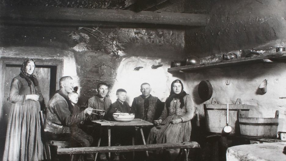 Wieczerza u wójta, Gostwica, powiat nowosądecki, 1922 rok.