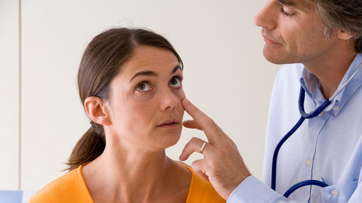 Choroba Addisona-Biermera objawia się osłabieniem i bladością skóry