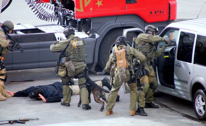 Polskie roboty i samoloty bezzałogowe kontra terroryści. 10 scen z pokazu projektu Proteus [zdjęcia] 4