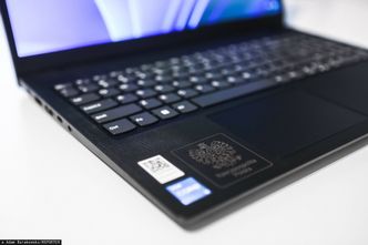 Klapa programu PiS. Dziesięć tysięcy laptopów kurzy się w magazynie